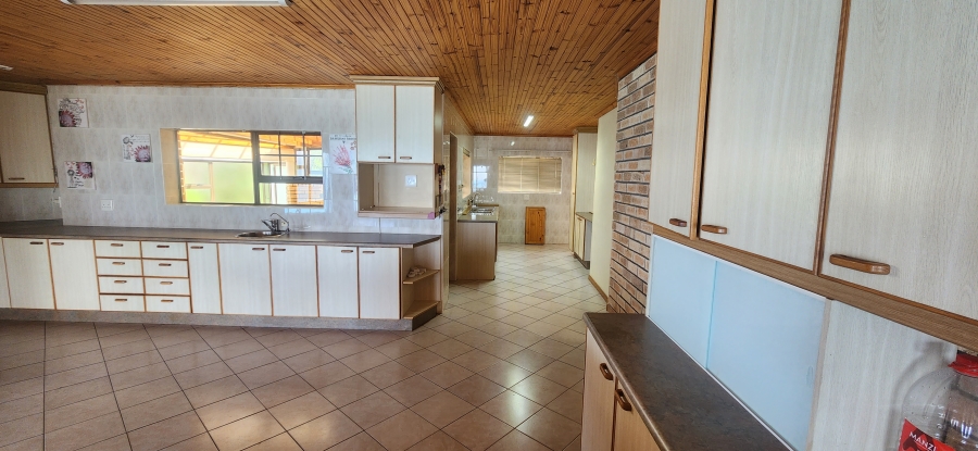 5 Bedroom Property for Sale in Dana Bay Western Cape